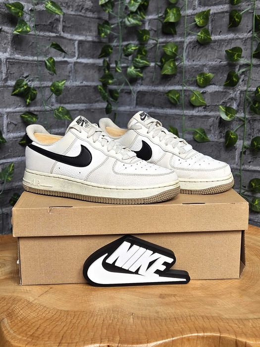 Nike Air Force 1 '07 białe kremowe sneakersy skórzane 38 AirForce airforsy damskie obuwie letni