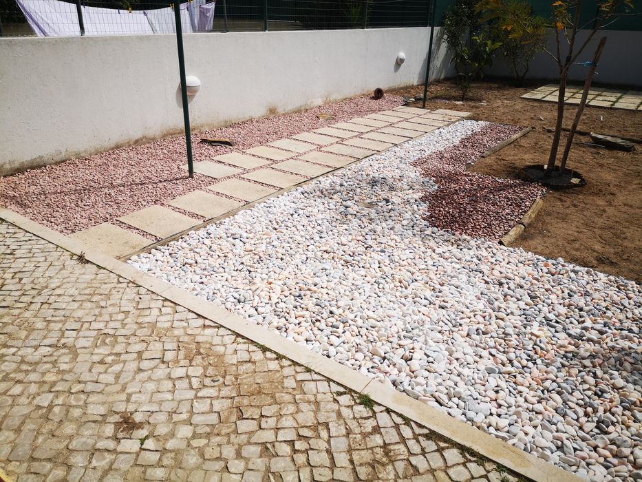 Manutenção de jardins,abate árvores, limpeza de terrenos