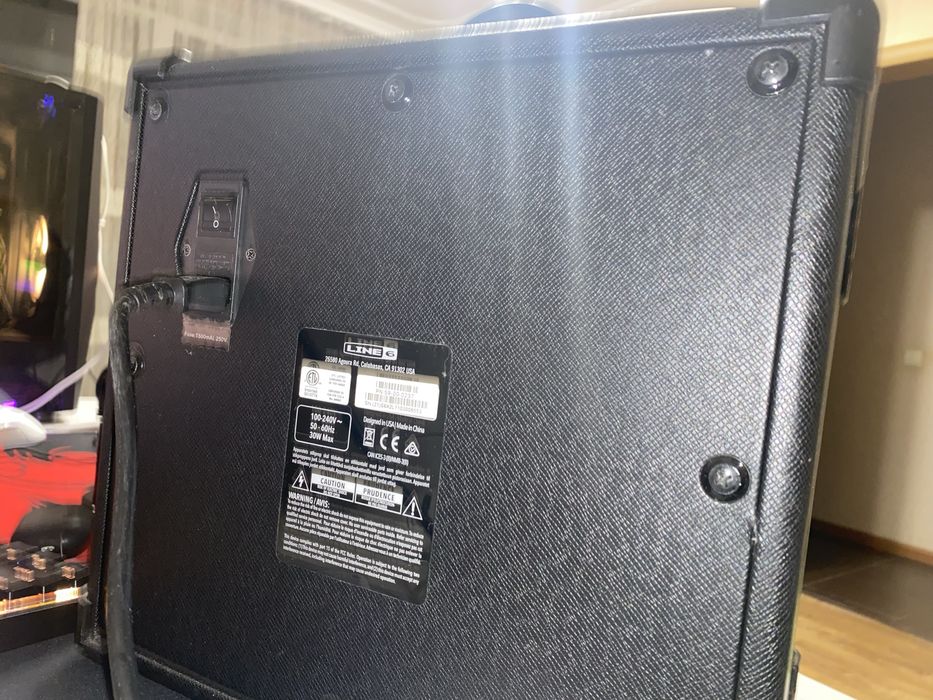 Продам комбопідсилювач Line 6 Spider V20