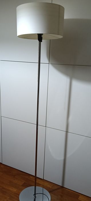 Contemporary lamp in excellent condition, superior quality, 1.70 m tall