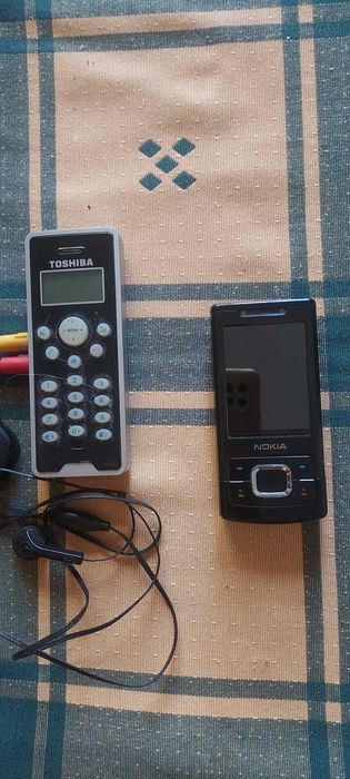 2 TELEMÓVEIS MUITO ANTIGOS. Fotos.para colecção.