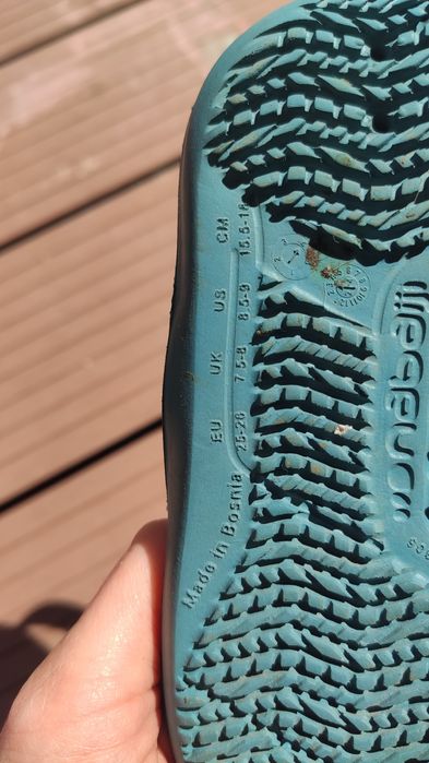 Buty do wody Decathlon rozm. 25-26