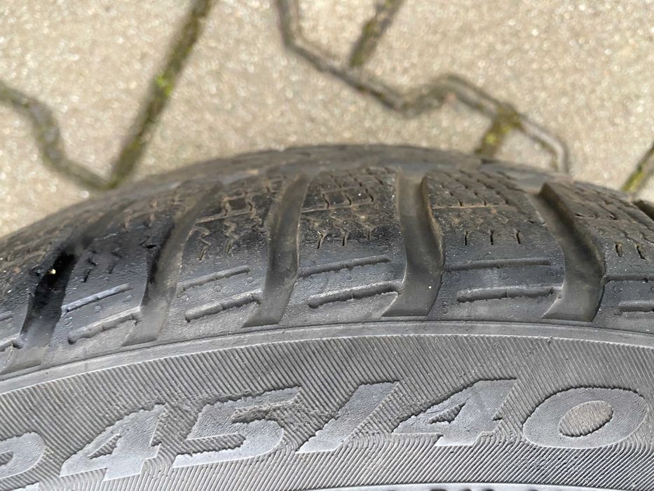 Sprzedam komplet 4 opon zimowych Pirelli Sottozero