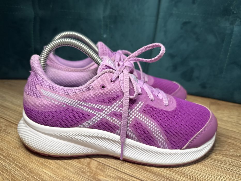 Кросівки ASICS  jolt