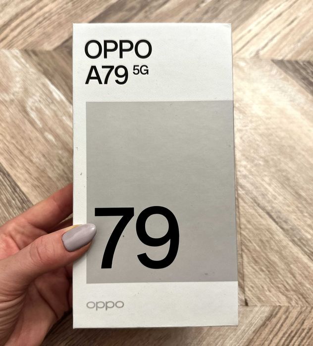 Oppo A79 5G 4 GB / 128 GB 5G czarny Mystery Black paragon