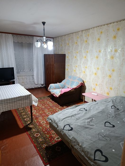 Квартира  подобово (2 кімнати)в центрі містаі