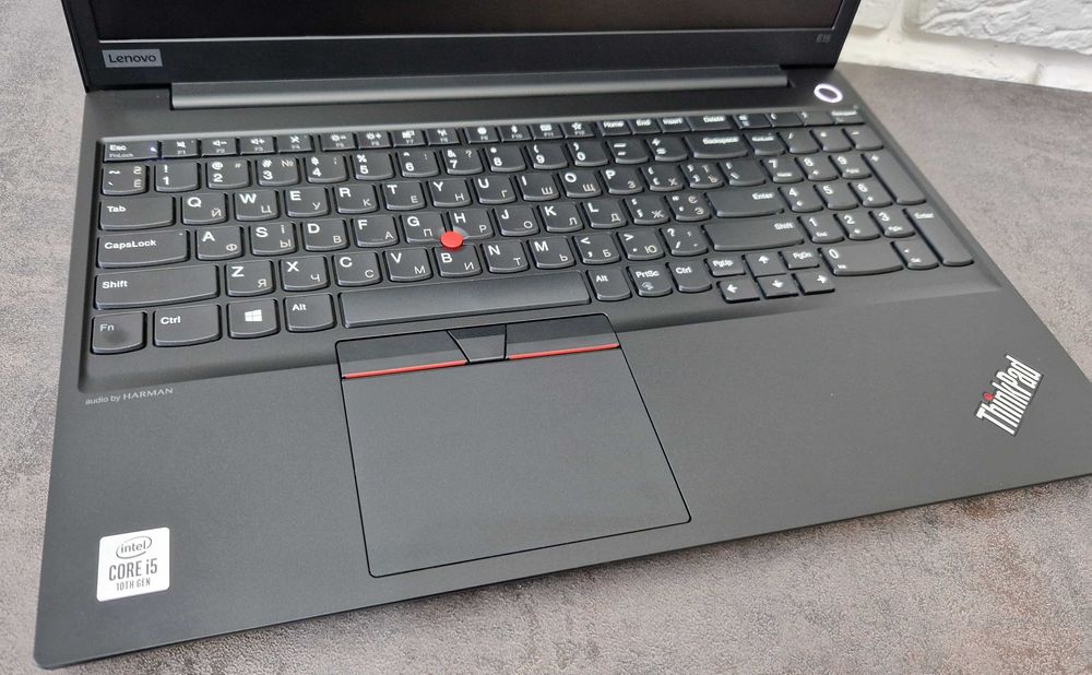 Ноутбук  Lenovo ThinkPad E15 / 15.6"/ Intel i5-10210U /  8 GB / 256 GB