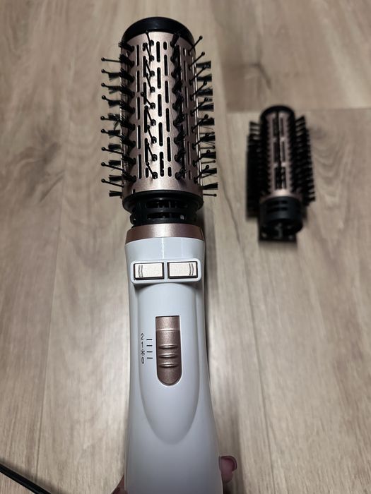 Lokówko-suszarka z dwoma końcówkami