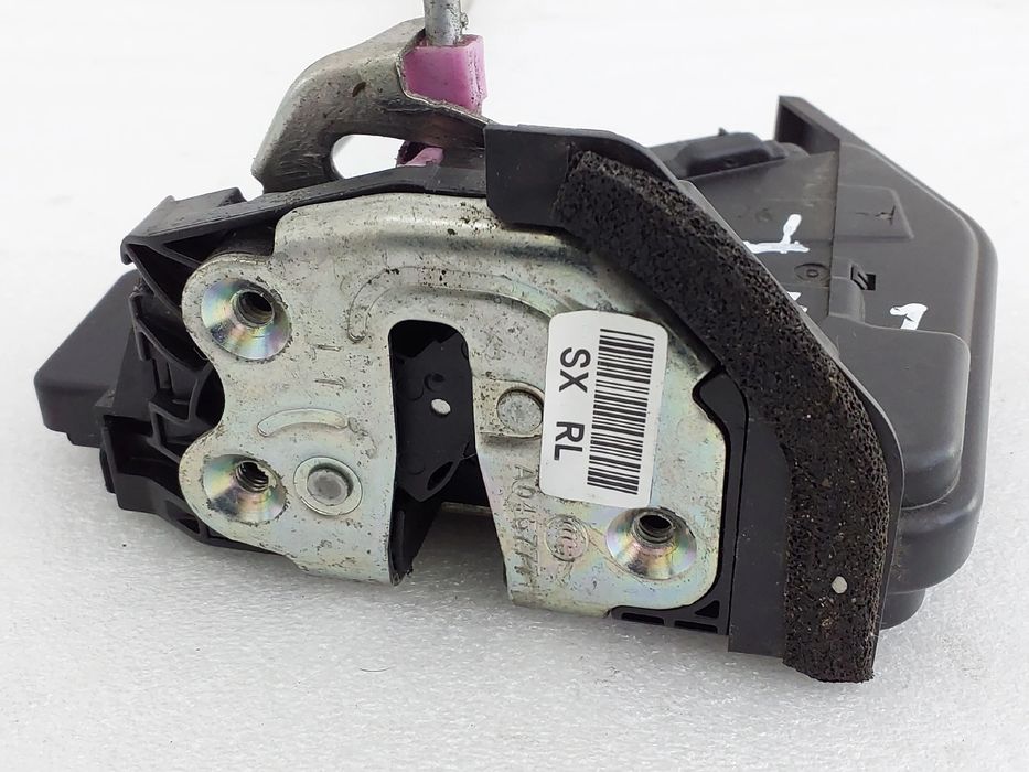 Fechadura / fecho porta trás esquerdo KIA Rio IV (YB)