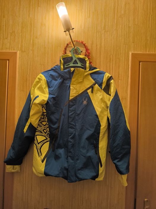 гірськолижна куртка Spyder для хлопчиків 11-13 років.