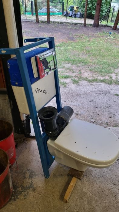 Wc podtynkowy stelarz