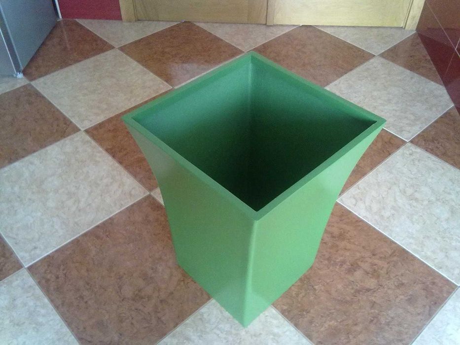 Vaso verde efeito relva molhada como novo