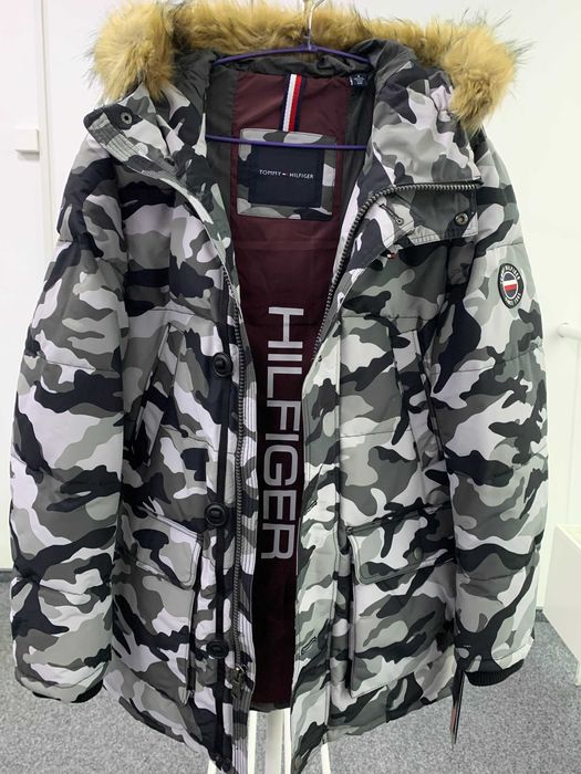 Пуховик Tommy Hilfiger / куртка чоловіча / хакі розмір S