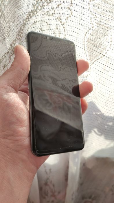 Продам свой смартфон Lg g8(LM-G820UM)