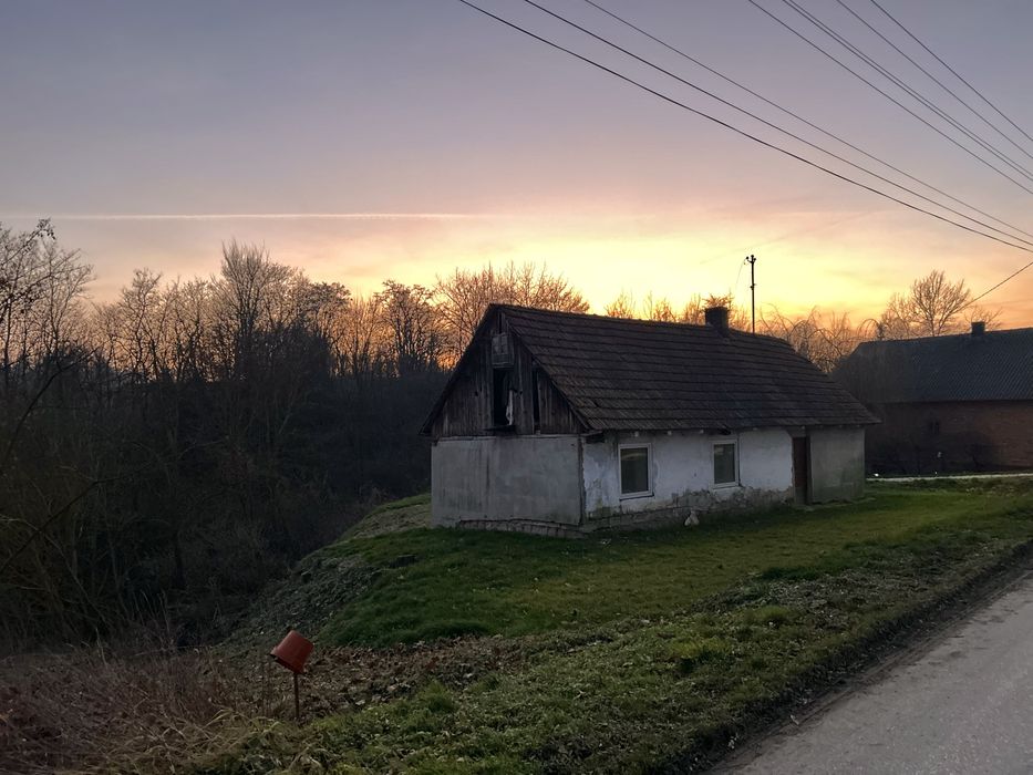 21 arów ciszy z prywatnym laskiem i starym domem