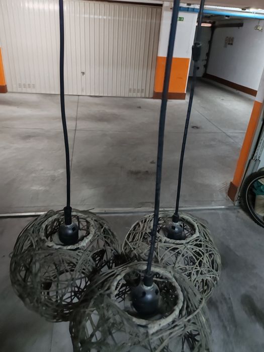 Candeeiro Antigo triplo em verga preta