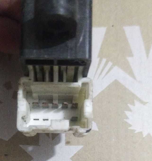 Переключатель электрическими стеклоподъемниками Nissan X-Trail T30