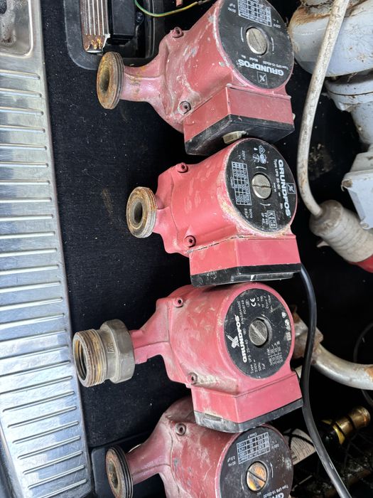 Циркуляційні насоси Grundfos в хорошому стані  , водяні насоси