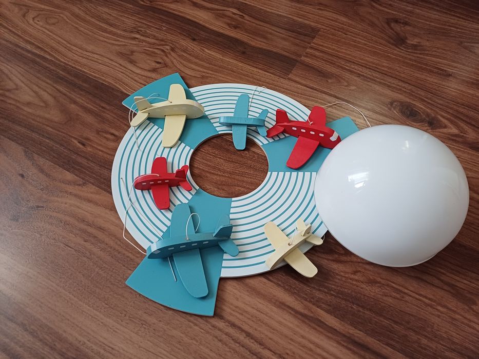 Candeeiro criança avião