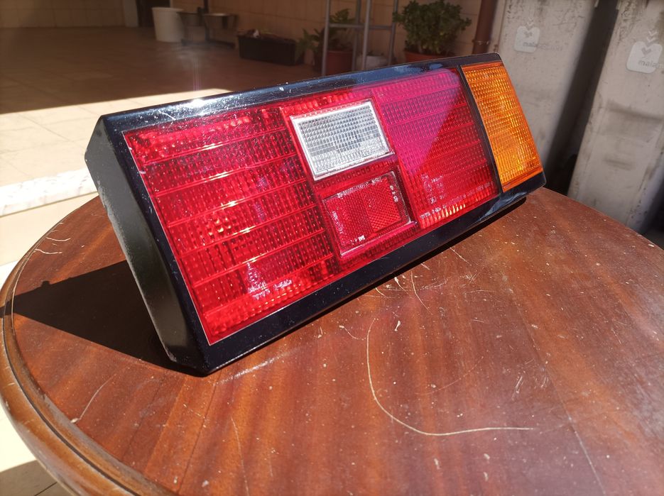 Farolim Traseiro Direito - Toyota Corolla DX KE70