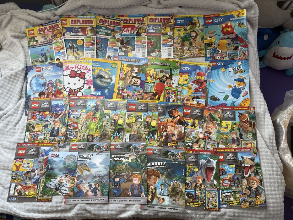Zestaw kolekcjonerskich magazynów lego