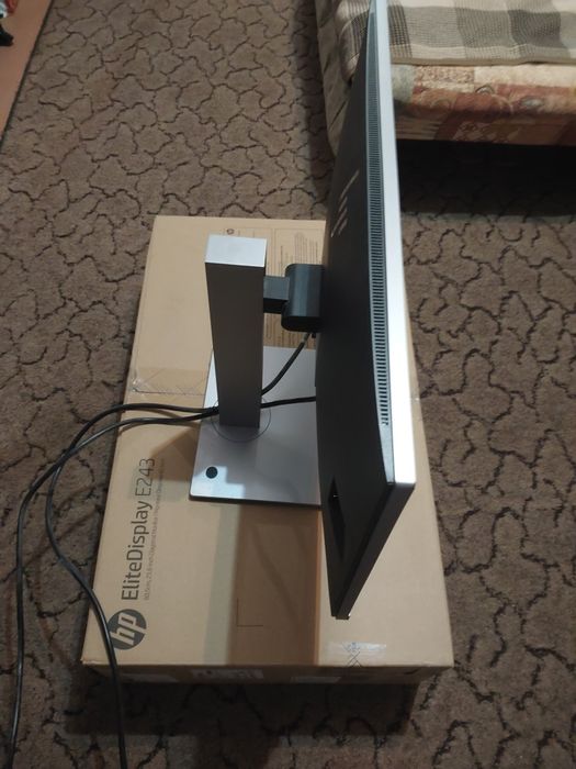 Монитор HP EliteDisplay E243