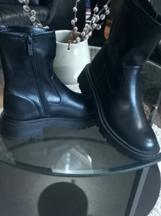 Черевики жіночі Pull&Bear.