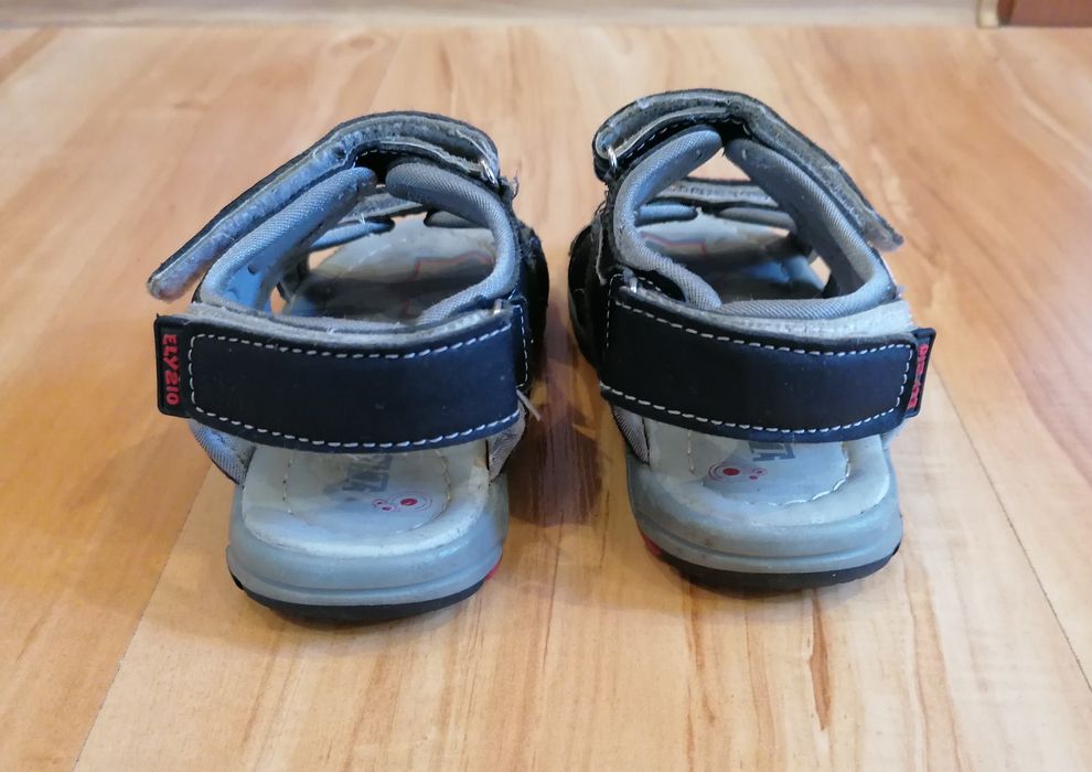 Sandałki dla chłopca roz 26