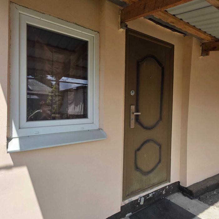 Продам частину будинку , район магазину Океан