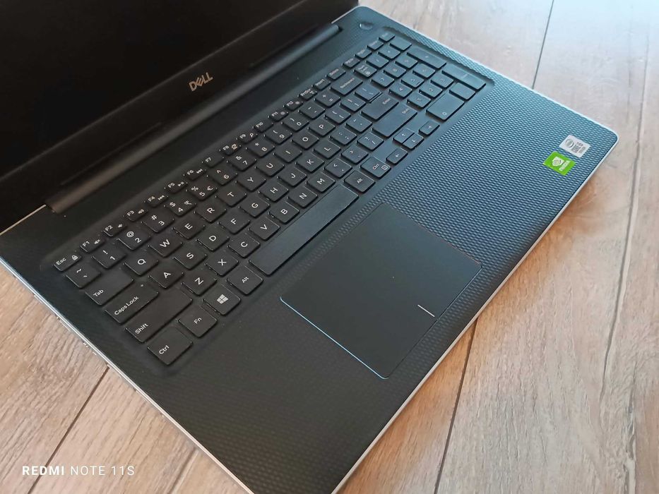 Laptop Dell ISPIRON SSD 250 gB RAM 16 gB jak nowy