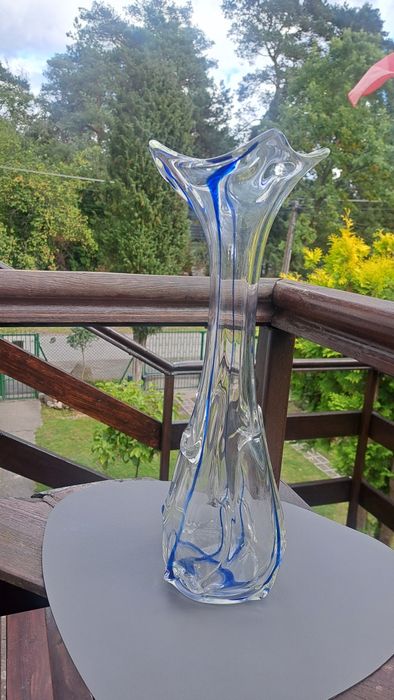 Przepięknej urody 45 cm wazon typu sekacz