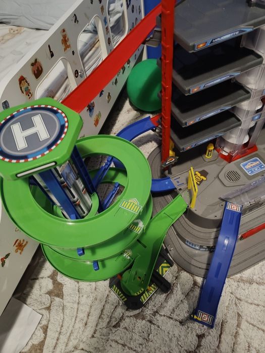 Gigantyczny Mega garaż majorette super City