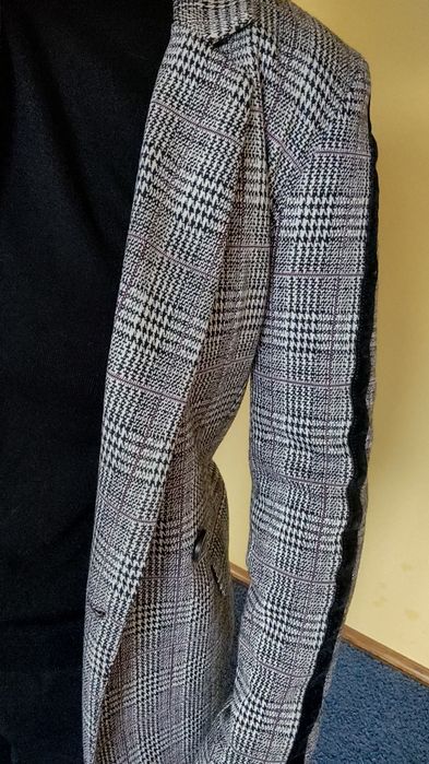 Marynarka w szarą kratę