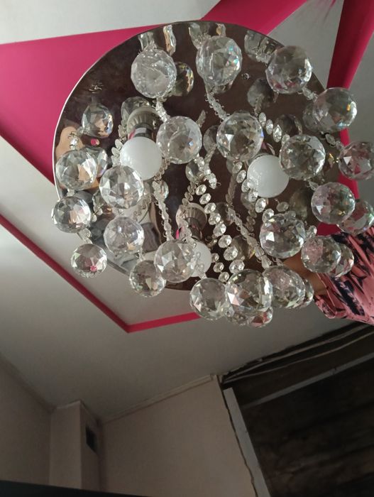 Okrągła lampa kryształowa platefon