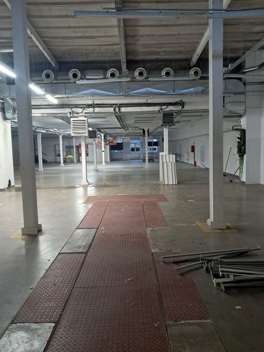 Wynajmę obiekt po byłym salonie samochodowym
