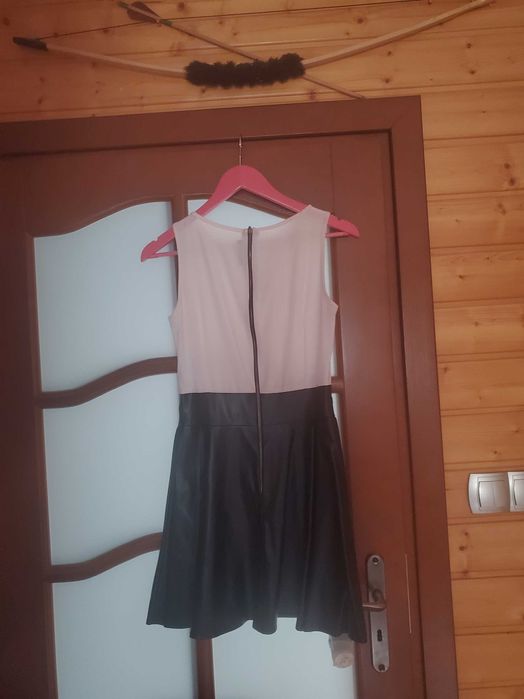 Sukienka wizytowa biało-czarna z eko skórką. Rozmiar XS 34