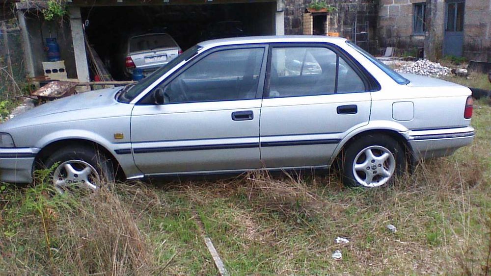 Toyota Corolla XL 1988 para reparar motor