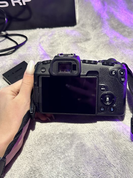 Камера Canon eos rp + обʼєктив 50mm
