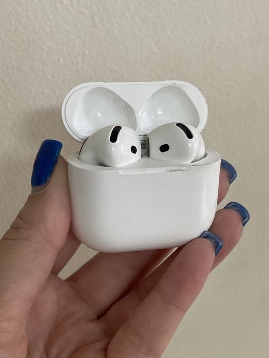 Навушники APPLE AirPods 4; навушники A3055, A3056 + кейс A3059