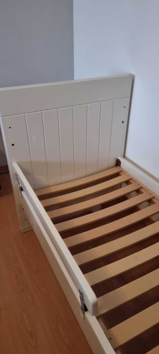 Cama de criança com colchão