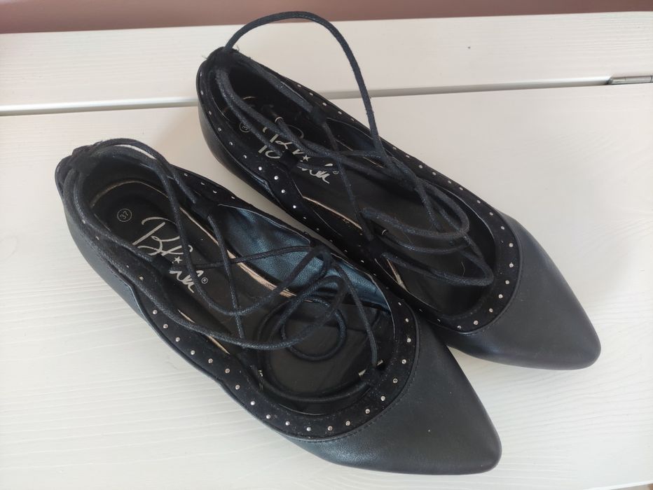 Czarne baleriny wiązane Blink 37