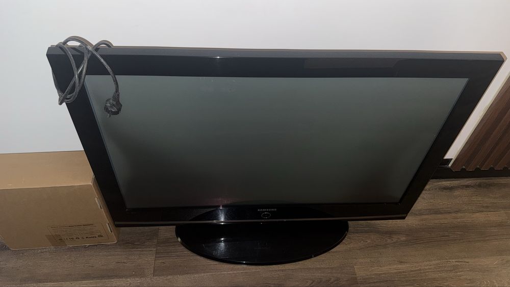 TV Samsung Plasma 42” – Funciona perfeitamente