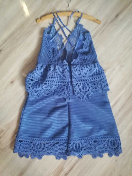 Świetna sukienka self portrait na każdą okazję