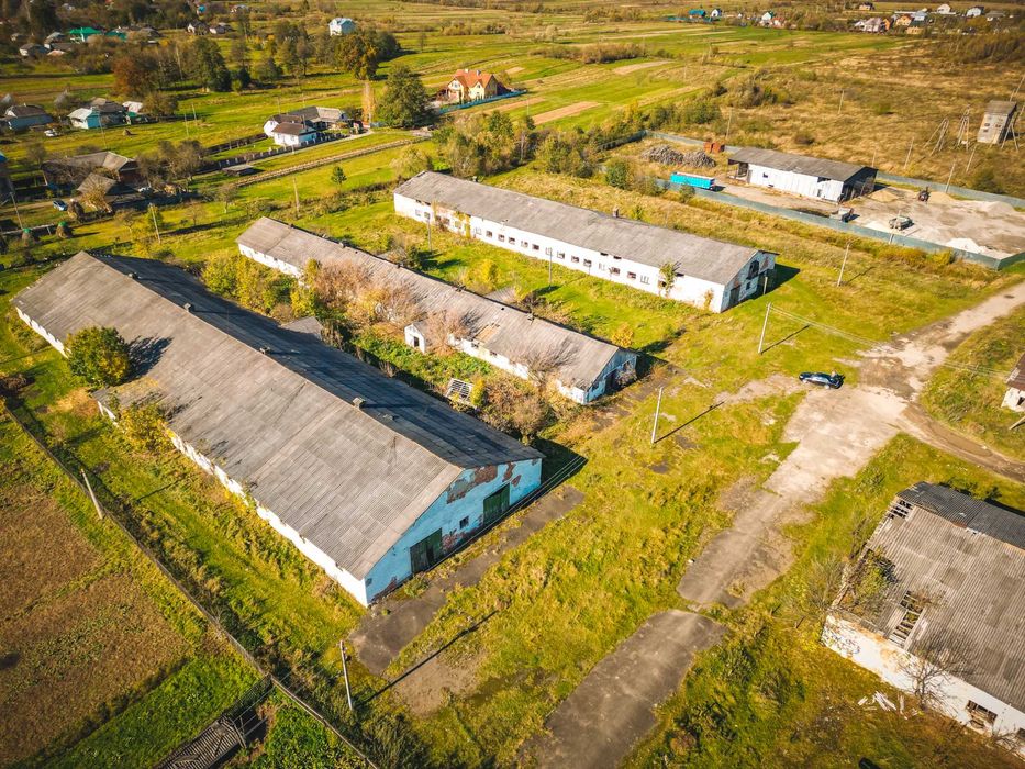 Продається комплекс (Ферма) 10647кв.м. Ділянка 2,688 Га - Вид 3