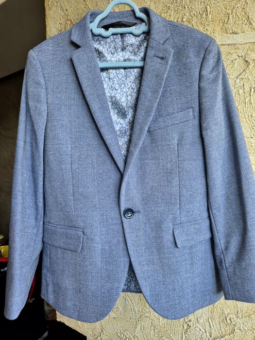 Продам костюм Next