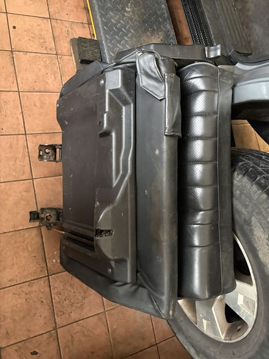 Nissan patrol gu4 05r fotele trzeci rzad