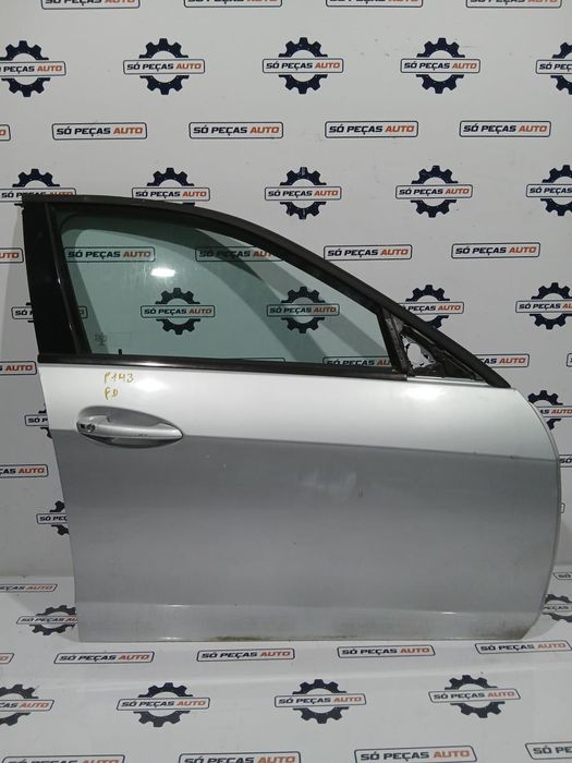 PORTA FRENTE DIREITA CINZA MERCEDES W212 E220 2.1CDI ANO: 2015