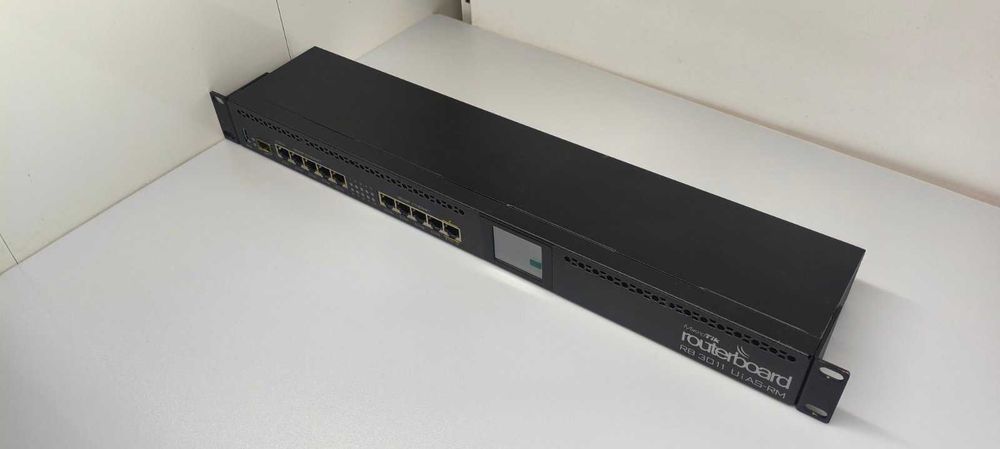 Мощный  Mikrotik RB3011UiAS Gigabit SFP  usb LTE Роутер 10портов