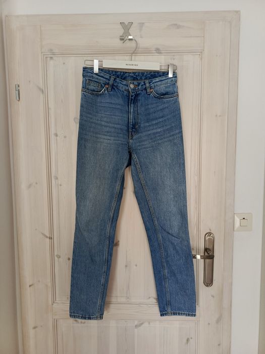 Jeansowe dżinsowe spodnie mom fit niebieskie Monki 36 S