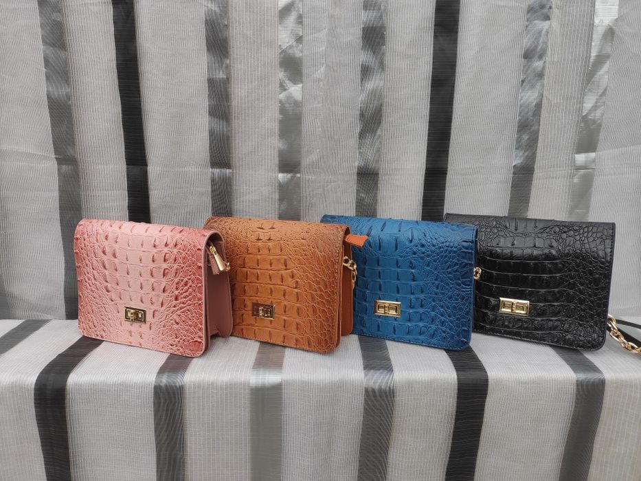 Malas a tiracolo novas